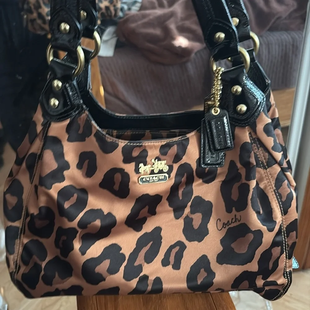 Coach Shoulder Bag.   There are a few spots on the inside from make up. As is - Picture 2 of 5